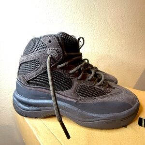 YEEZY DESERT BOOT MENS